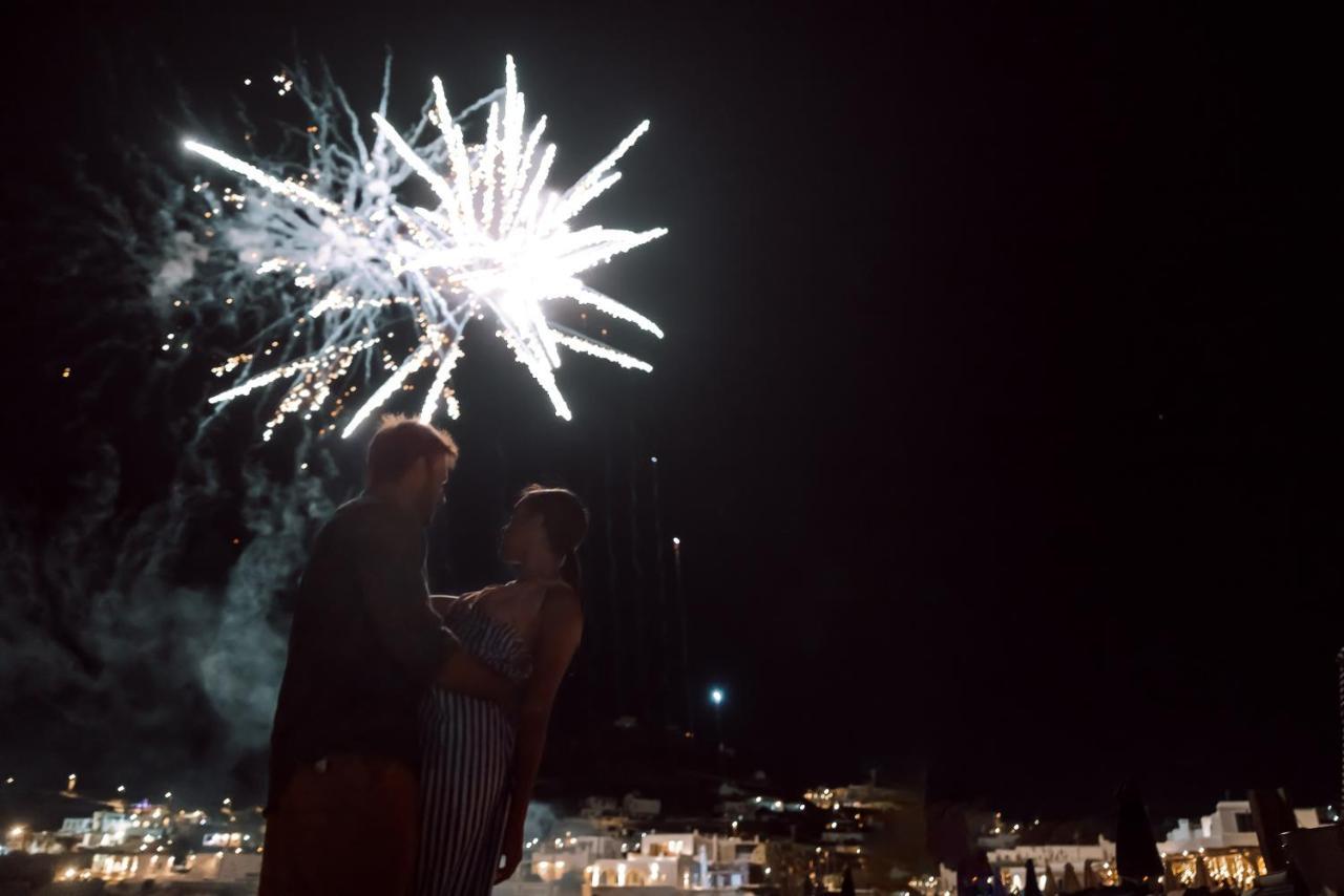 فندق ميكونوس آموس - فنادق صمول لكجوري أوف ذا وورلد أورنوس المظهر الخارجي الصورة Fireworks in the city of Al-Ahsa