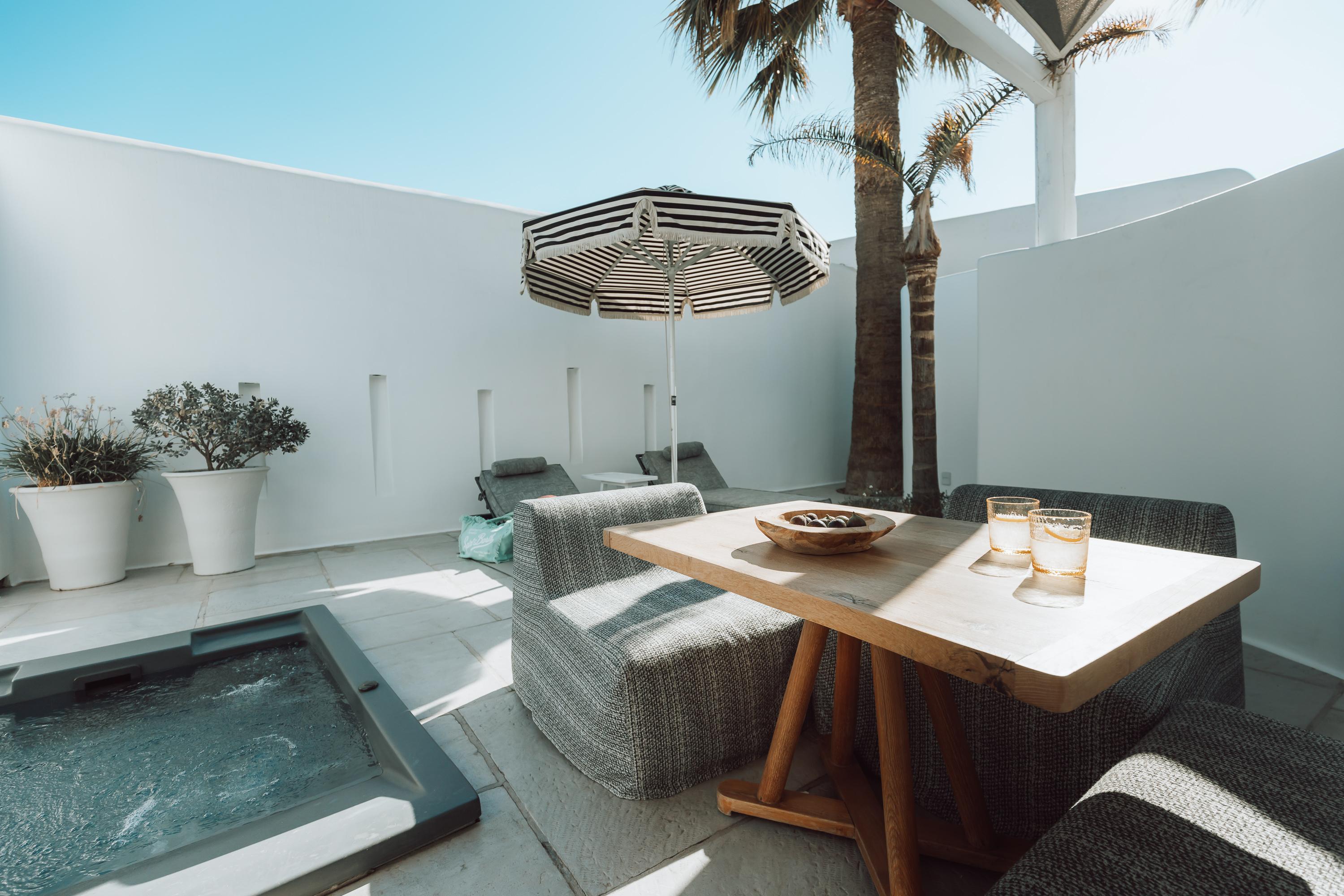 فندق ميكونوس آموس - فنادق صمول لكجوري أوف ذا وورلد أورنوس المظهر الخارجي الصورة The private pool of a suite at the hotel